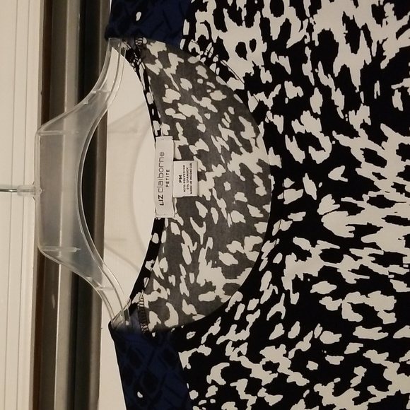 Liz Claiborne sleeveless top size PM - Picture 3 of 9